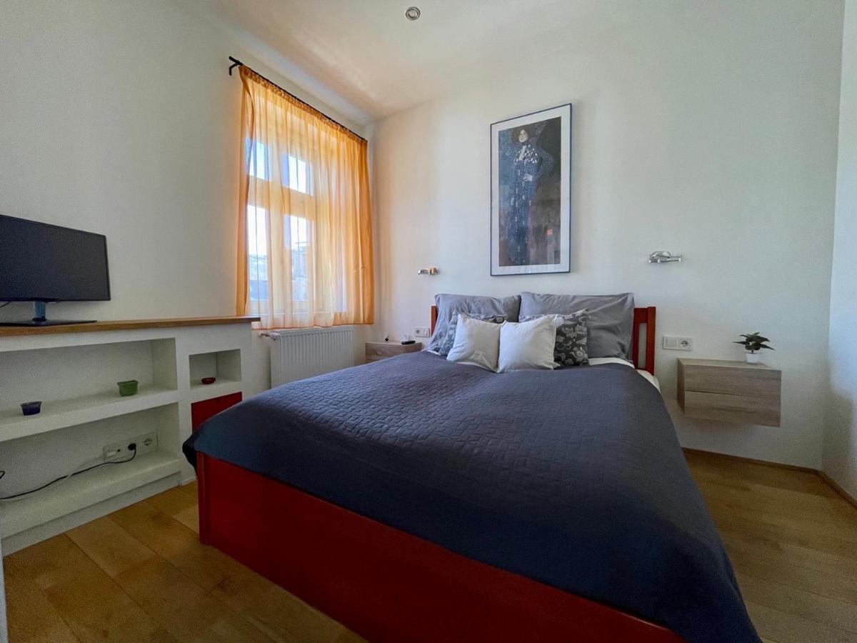 Penthouse W Private Rooftop And Free Parking 부다페스트 외부 사진
